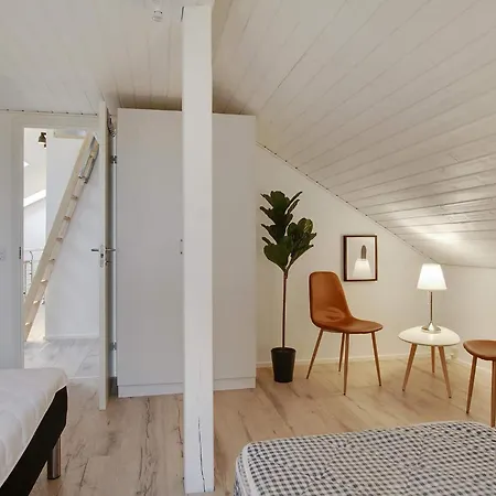 Semesterbostad 5 Star In *